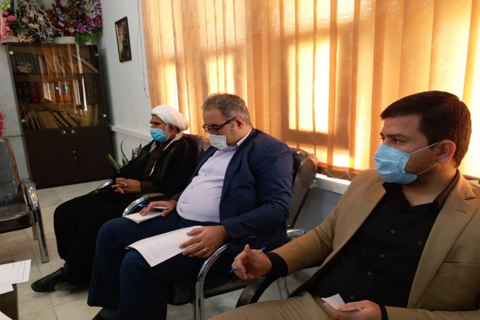 بازدید اعضای ستاد استانی پیگیری اجرای سیاست‌های اقتصاد مقاومتی یزد از کارخانه شیشه اردکان